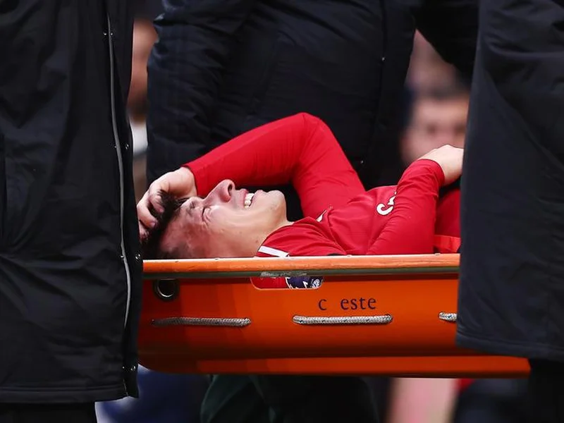 TA:曼联球员多古腿筋受伤,预计伤缺10周